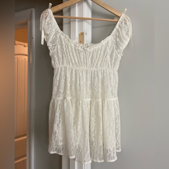 NWOT UO sheer lace babydoll top - Picture 2 of 3